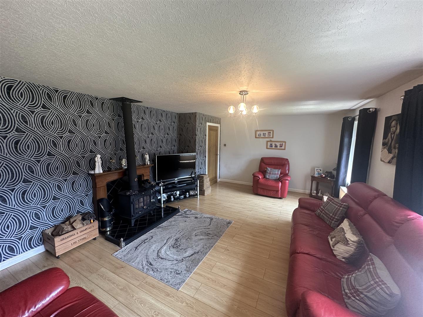 Fleetwood Drive, Banks